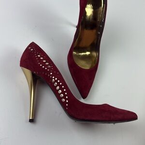 Perfect Stuart Weitzman maroon red gold detail and heel stiletto 6